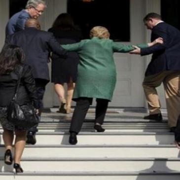 2016-08-14_1455-hillary-clinton-being-helped-up-stairs-2016.jpg